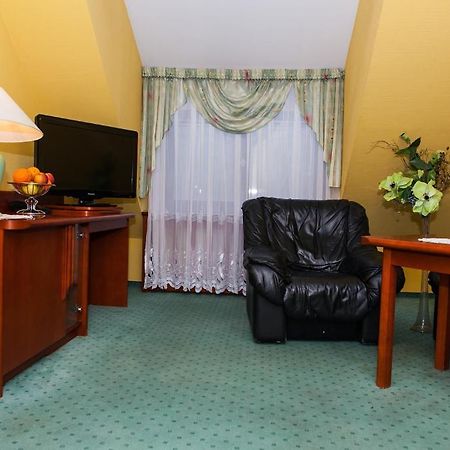 Hotel Rebajlo Пила Екстериор снимка