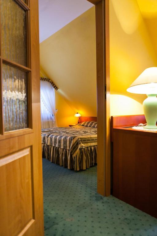 Hotel Rebajlo Пила Екстериор снимка